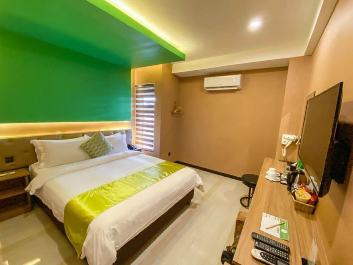 Vivien'S Hotel Lapu-Lapu City Bagian luar foto